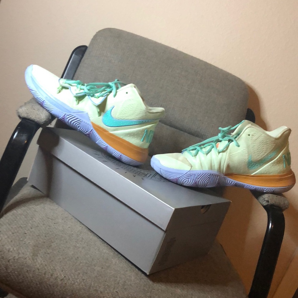 Kyrie 5 “Squidward”